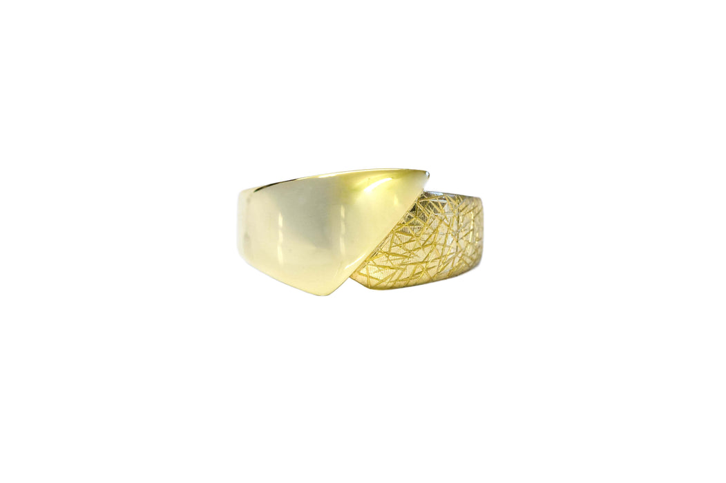 Breiter Goldring mit klarem Design Handarbeit