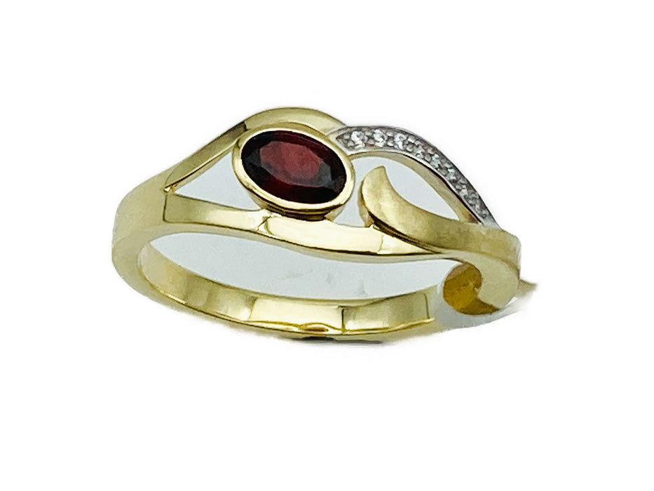 Ring mit echt Granat & Zirkonia | Gold