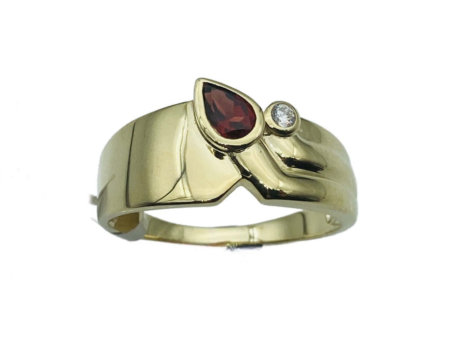 Breiter Goldring mit echtem Granat | 333/-