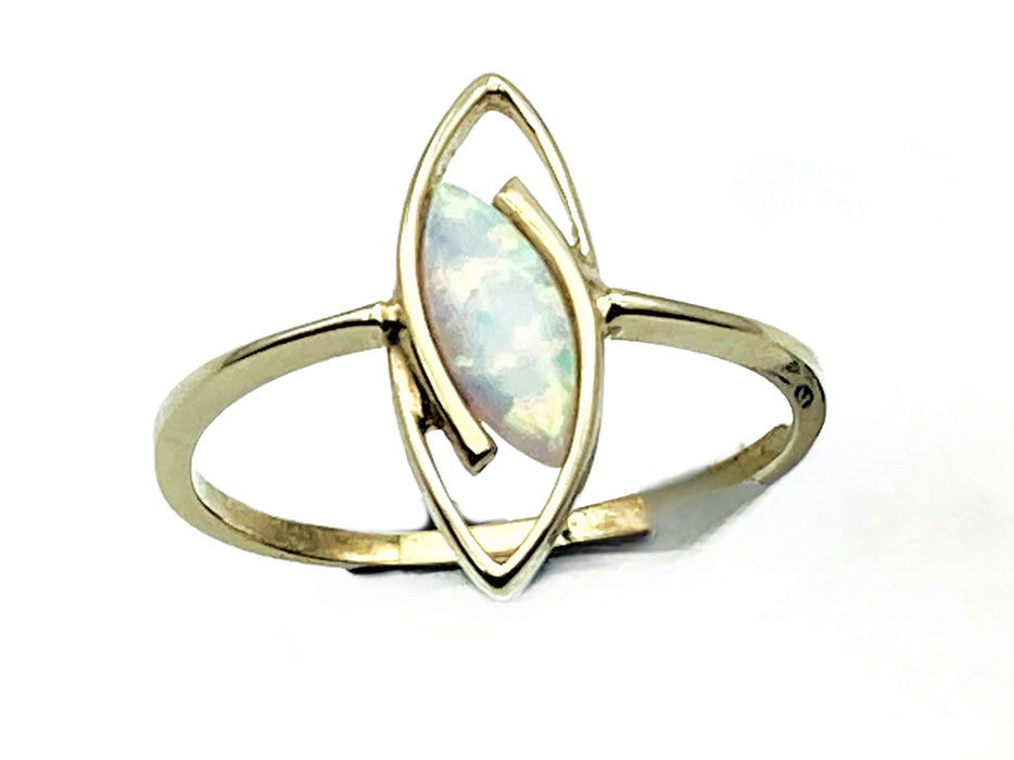 Ring mit weißem Opal | Gold