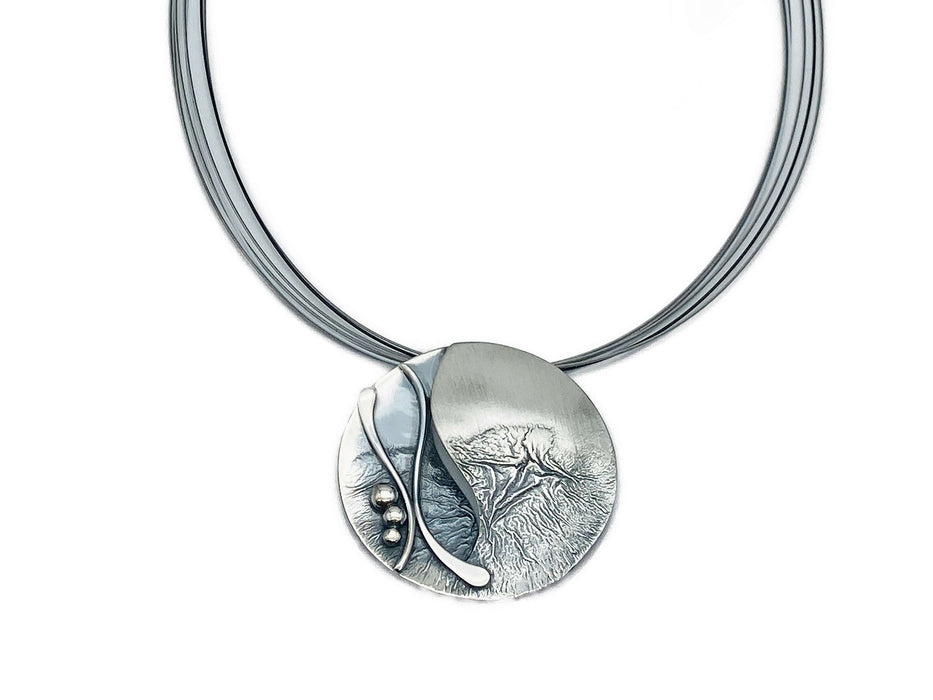 Collier mit Zierbelötung und Lavastruktur | Silber oxidiert