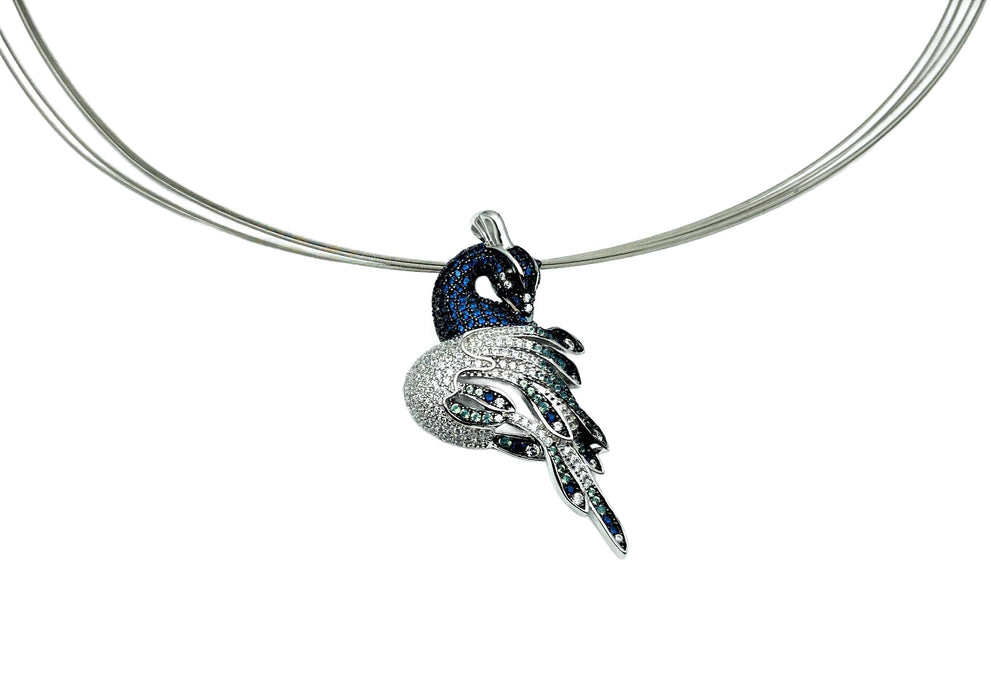 Pfau als Anhänger mit Zirkonia ausgefasst | Silber