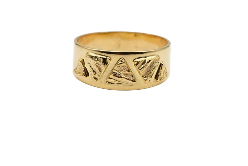Goldring mit Triangle und Zierbelötung