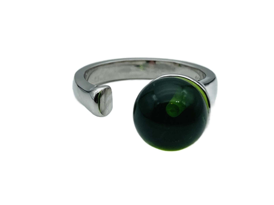 Offener Ring mit grünem Bernstein aus der Karibik | Silber