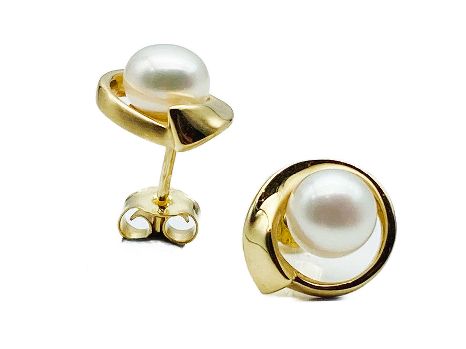 Ohrstecker mit Süßwasser-Perle | Gold