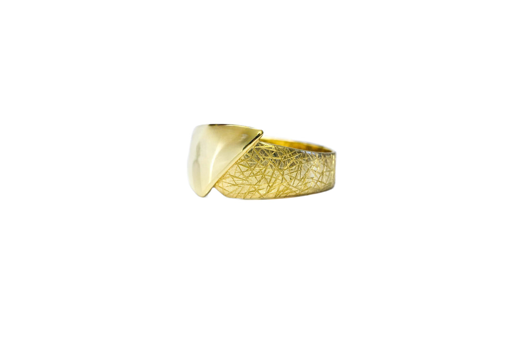 Breiter Goldring mit klarem Design Handarbeit