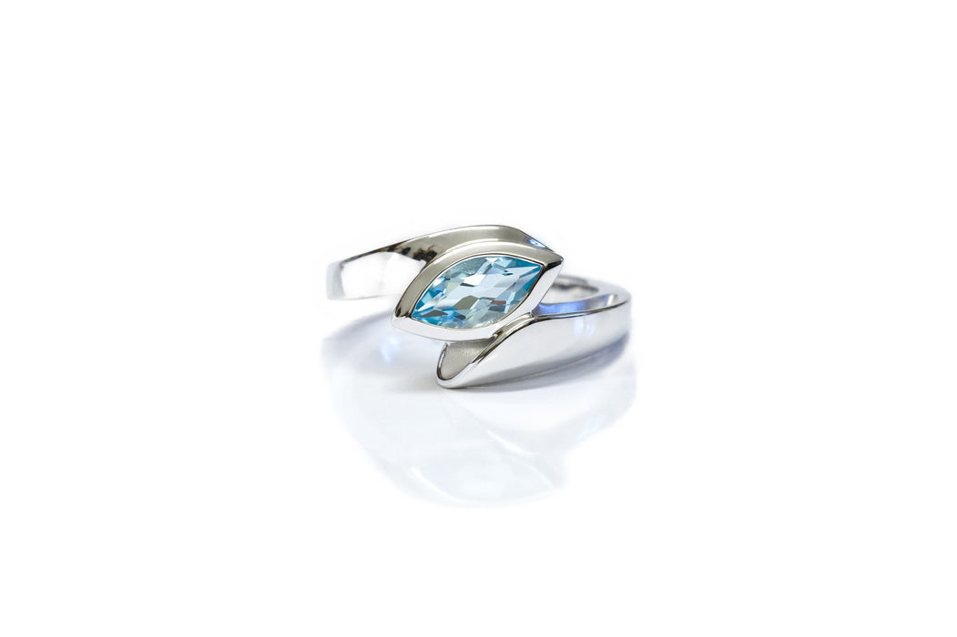 Ring mit echtem blauen Edeltopas Silber