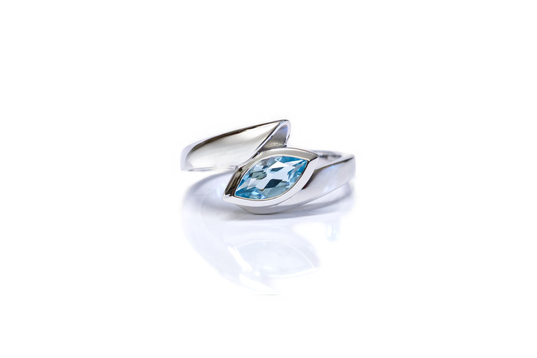 Ring mit echtem blauen Edeltopas Silber