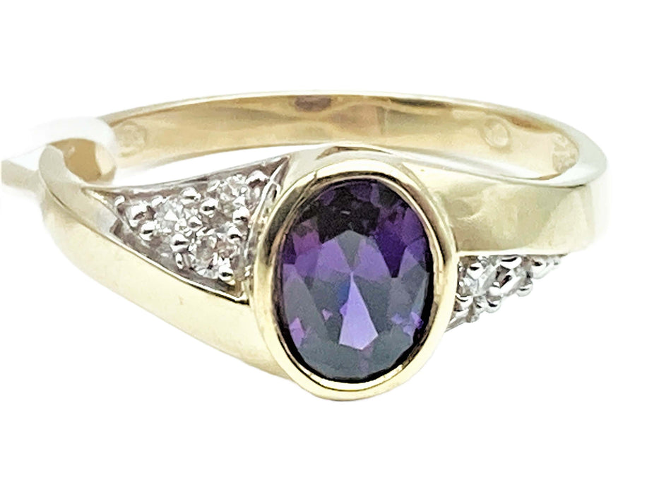 Ring mit facettiertem Amethyst & Zirkonia | Gold
