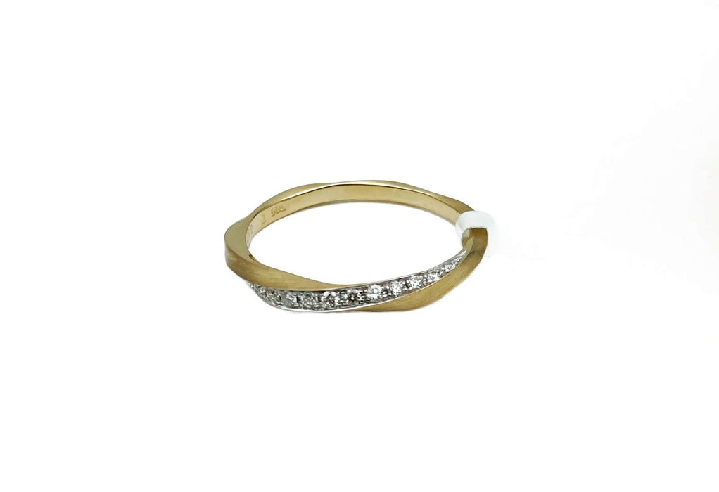 Ring Möbiusschleife mit Brillant Weiss-oder Gelbgold