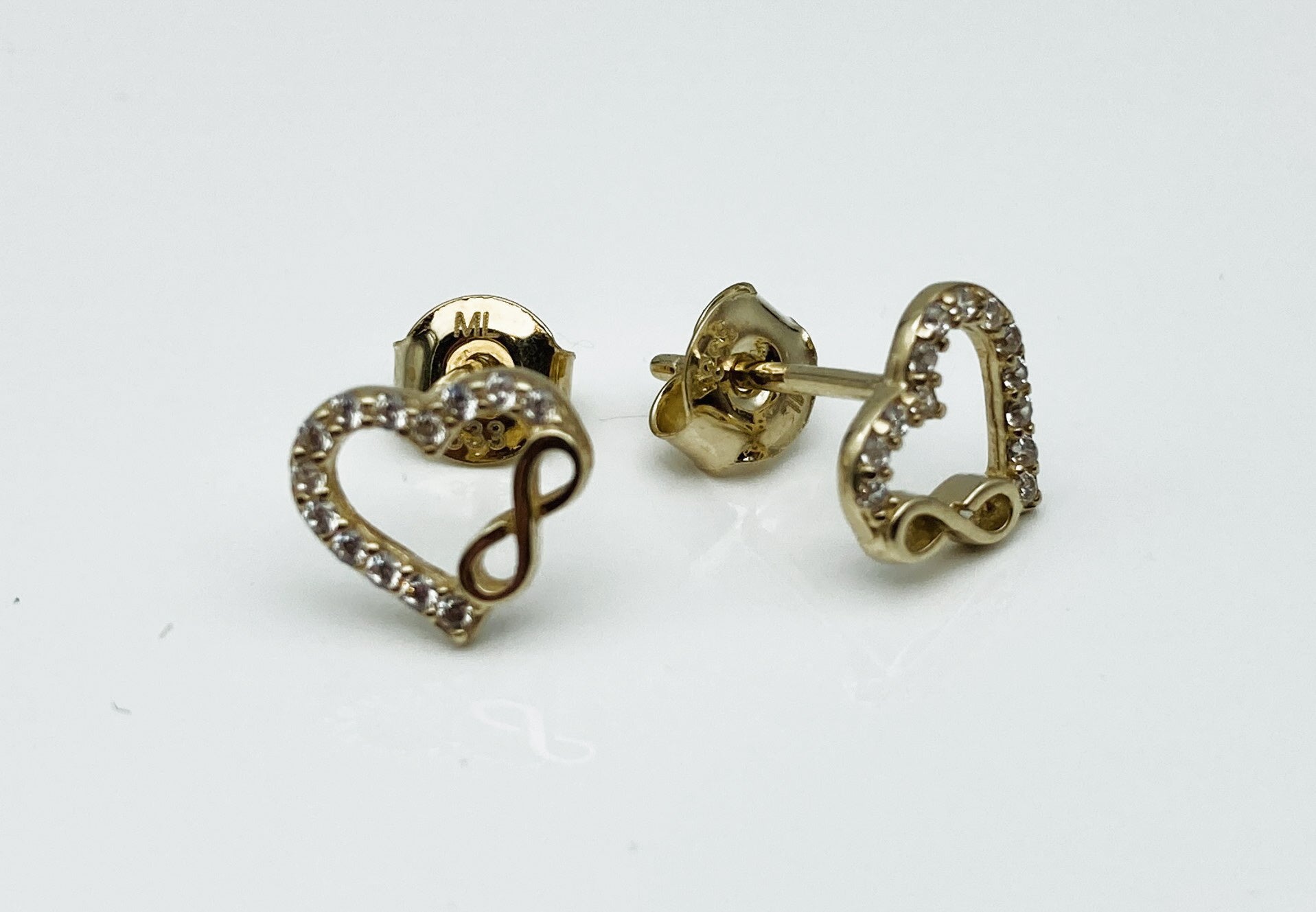 Infinity Ohrstecker, 9x5mm, Unendlichkeit, Zirkonia, GOLD 9Kt, 375er Gelbgold, Symbol popular für Gesundheit, Liebe