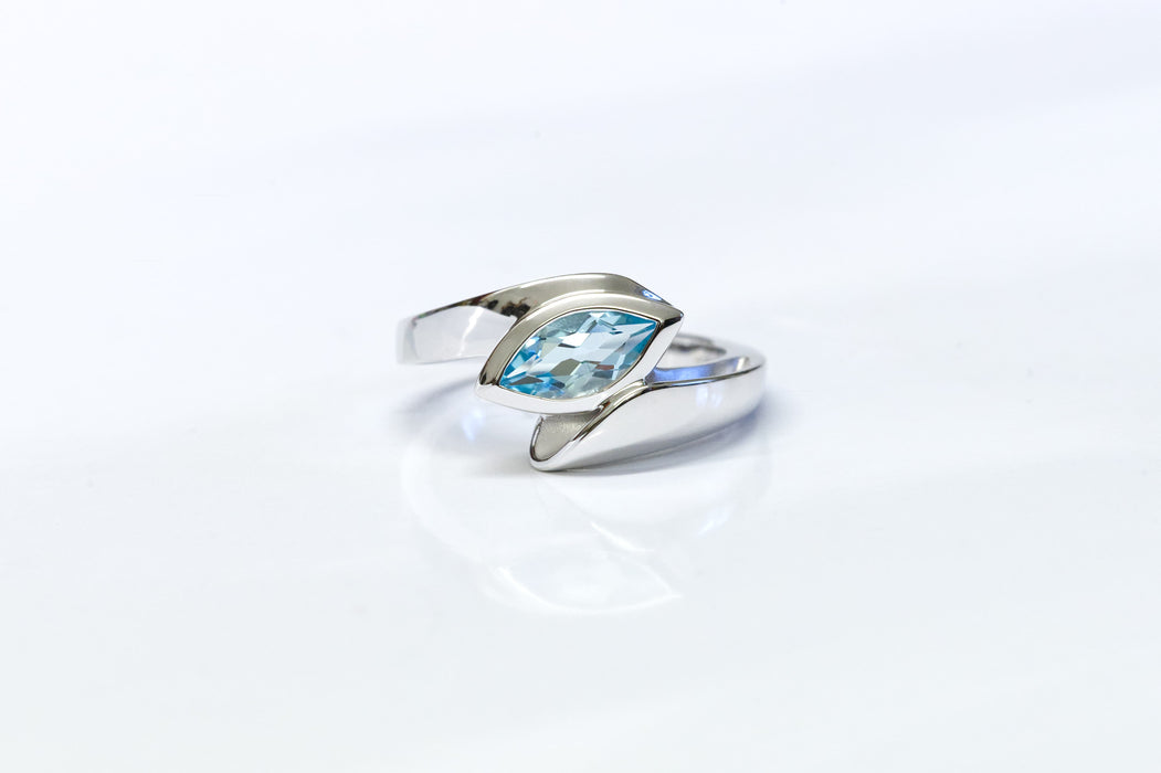 Ring mit echtem blauen Edeltopas Silber