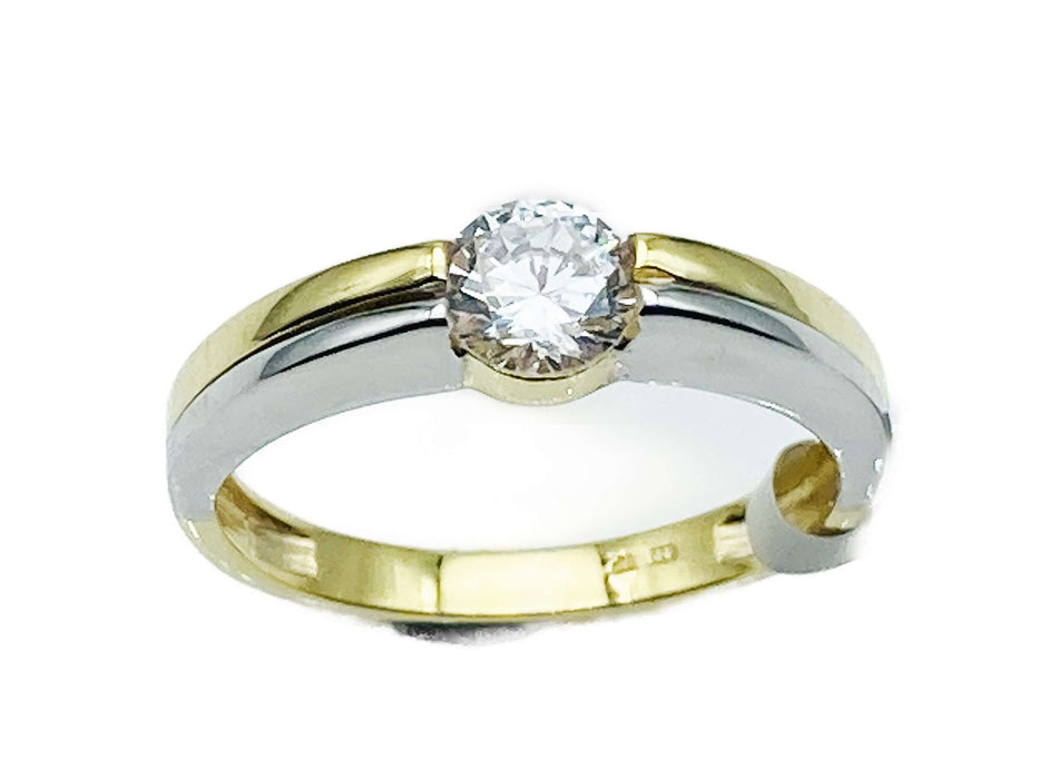 Zweifarbiger Ring mit großem Zirkonia | Gold
